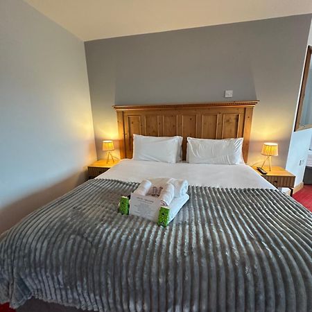Dingle Marina Lodge Экстерьер фото