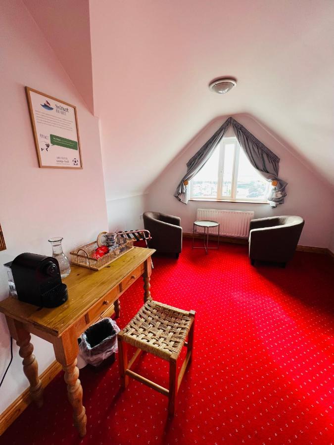 Dingle Marina Lodge Экстерьер фото