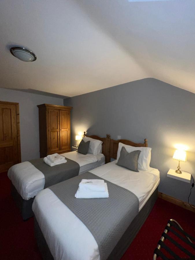 Dingle Marina Lodge Экстерьер фото