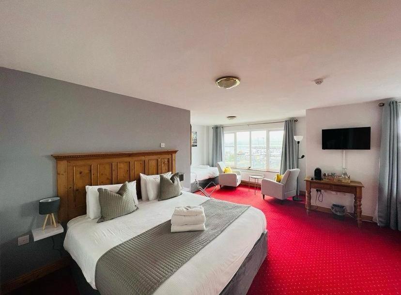 Dingle Marina Lodge Экстерьер фото